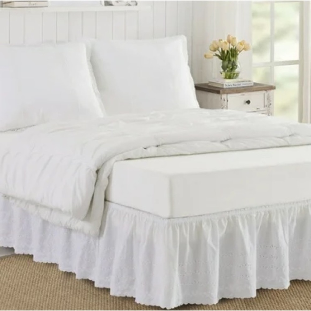 Last Set 🌺 New The Pioneer Woman Eyelet White 3-Piece Bedskirt and Shams Set